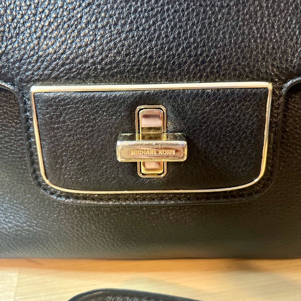 Michael Kors Black Pebble Leather Emery Purse with Turn Lock 🔐 👛 - Picture 5 of 12